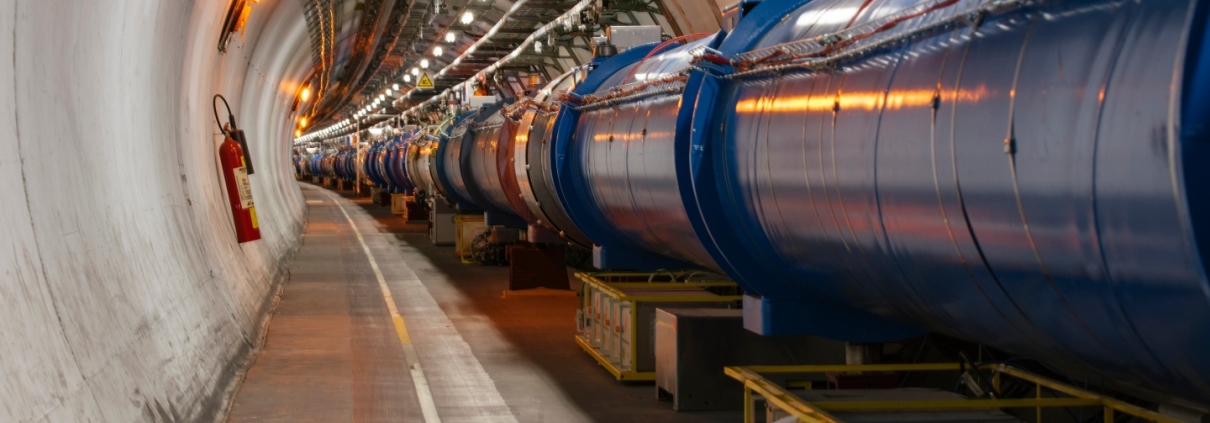 Der LHC (Large Hadron Collider) in seinem 27 Kilometer langen Tunnel (Quelle: https://home.cern/news/news/accelerators/record-luminosity-well-done-lhc. Abgerufen am 11.05.2021, 18:29 MESZ)